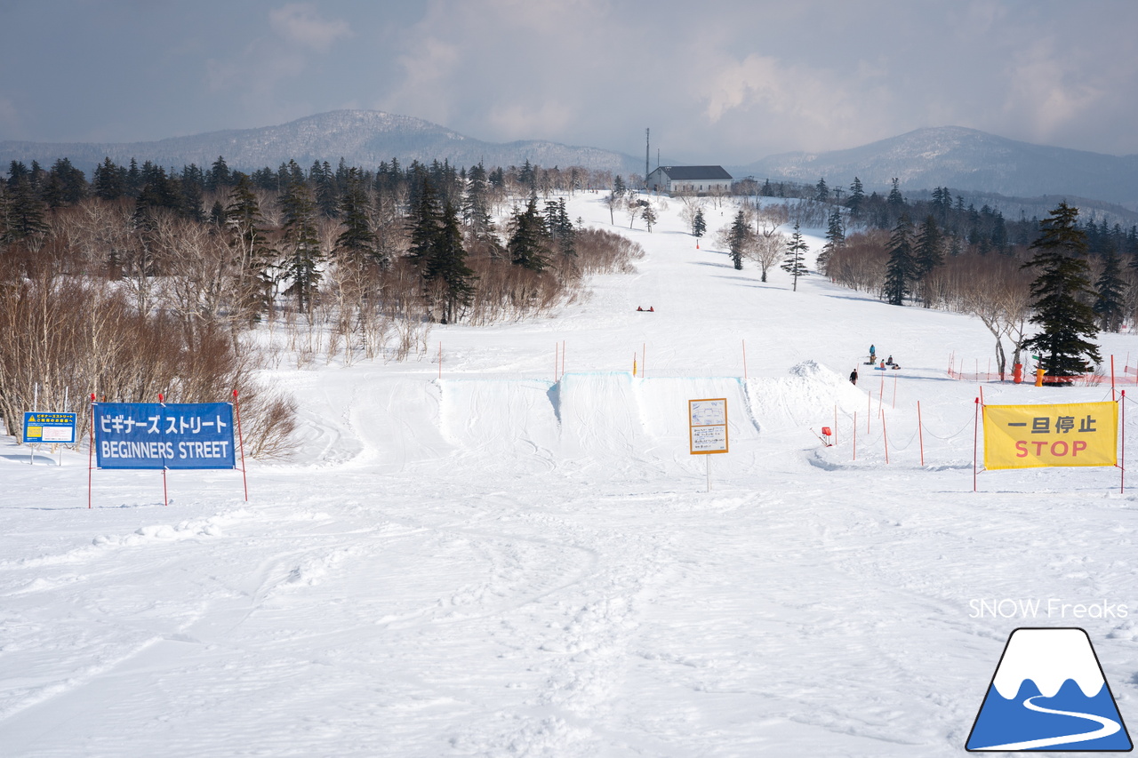 札幌国際スキー場｜さすが『KOKUSAI』！春シーズンも安泰の豊富な積雪で、まだまだ余裕で全面滑走可能です(^^)v